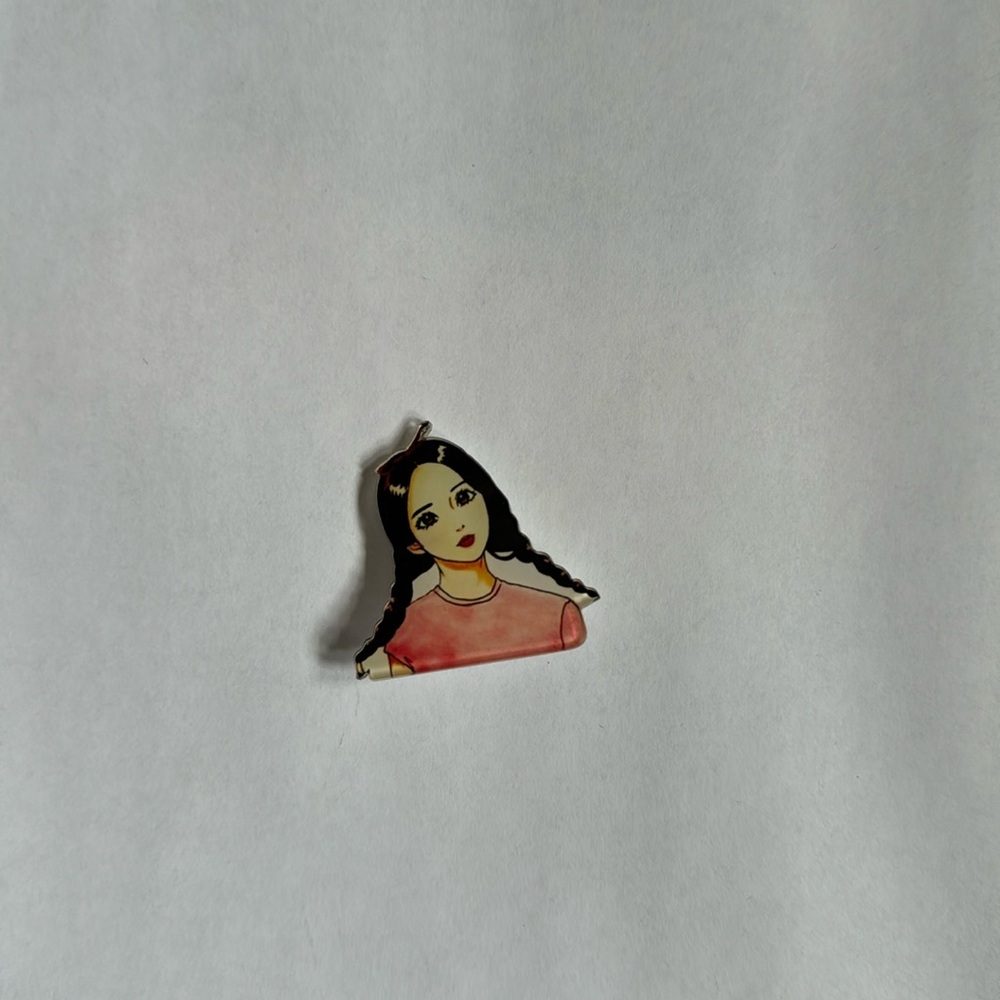 Fashion pin - free with a purchase of an item